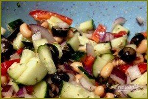 Салат с оливками и фасолью - фото шаг 5