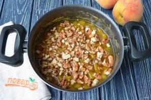 Варенье из персиков с грецкими орехами - фото шаг 6