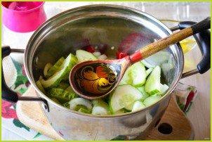 Салат из огурцов с перцем и луком на зиму - фото шаг 6