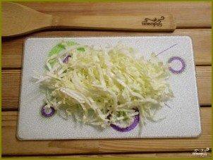 Салат с крабовыми палочками и кукурузой - фото шаг 3