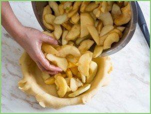 Пирог с ароматными яблоками - фото шаг 7