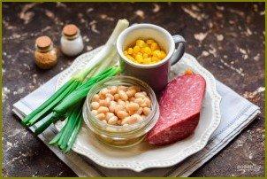 Салат с кукурузой, колбасой и фасолью - фото шаг 1
