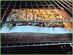 Слоеный пирог с брокколи и грибами - фото шаг 7