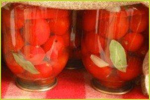 Засолка помидоров с луком на зиму - фото шаг 3