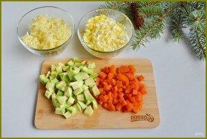 Заливной салат с креветками и авокадо - фото шаг 3