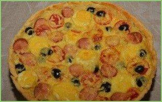 Пицца с сосиской и помидорами - фото шаг 10