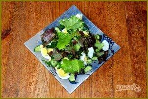 Салат с яйцом, огурцом, зеленым луком и сметаной - фото шаг 5