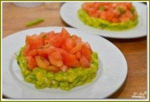 Салат с тунцом и авокадо - фото шаг 5