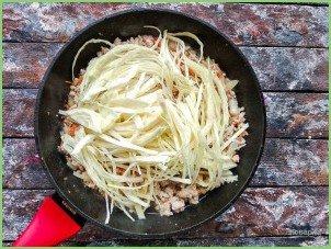 Штрудель с мясом и капустой - фото шаг 2