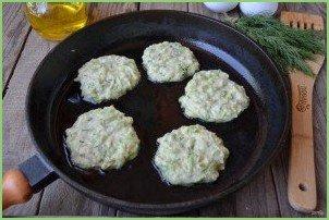 Кабачковые оладьи с сыром и зеленью - фото шаг 7