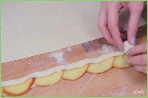 Розы из яблок - фото шаг 3