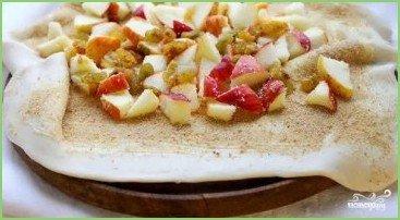 Яблочный штрудель из слоеного дрожжевого теста - фото шаг 4