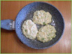 Капустные оладушки на кефире - фото шаг 10