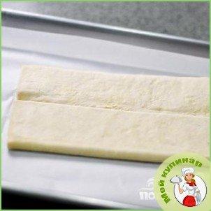 Круассаны с шоколадом из слоеного теста - фото шаг 1