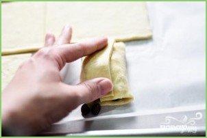 Круассаны с шоколадом из слоеного теста - фото шаг 5