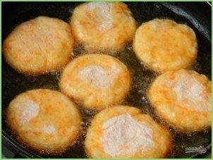 Морковные сырники с апельсиновым ароматом - фото шаг 4