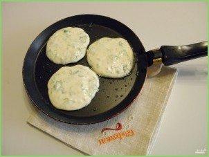 Оладьи с молодой крапивой - фото шаг 6