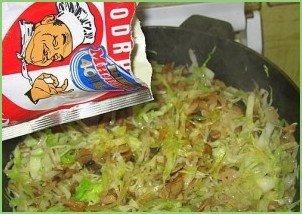 Пирожки с капустой и грибами - фото шаг 2