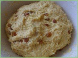 Пирожки с творогом и изюмом из дрожжевого теста - фото шаг 4