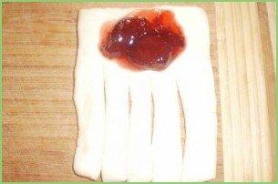 Пирожки слоеные с вареньем - фото шаг 2