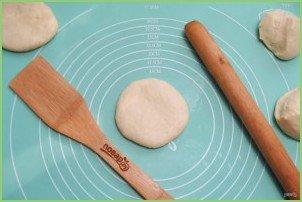 Пышные лепешки на дрожжах - фото шаг 9