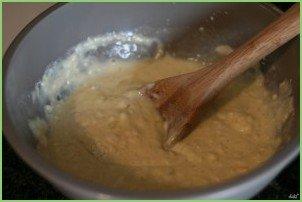 Пышные оладушки на молоке - фото шаг 4