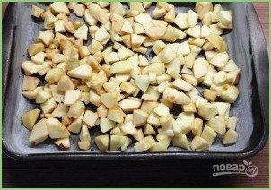 Шарлотка с яблоками и сливами - фото шаг 10