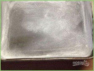 Шарлотка с яблоками и сливами - фото шаг 9