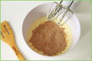 Шоколадный бисквит в мультиварке - фото шаг 5