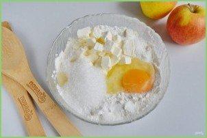 Воздушный творожный пирог с яблоками - фото шаг 2