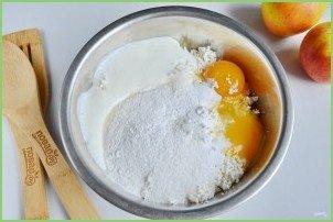 Воздушный творожный пирог с яблоками - фото шаг 5