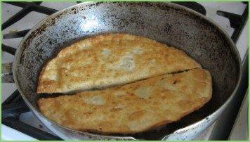 Чебуреки на сковороде - фото шаг 4