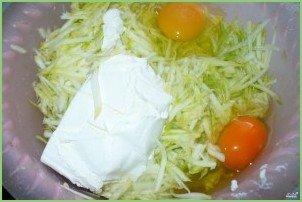 Кабачковые оладьи с творогом - фото шаг 1