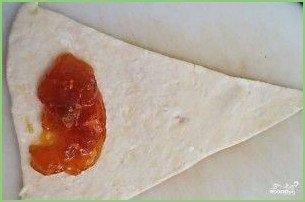 Круассаны из слоеного дрожжевого теста - фото шаг 1