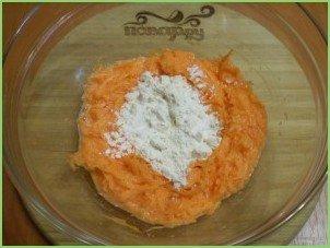 Оладьи из морковки - фото шаг 3