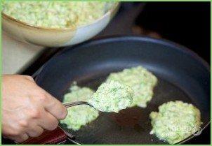 Оладьи капустные - фото шаг 10