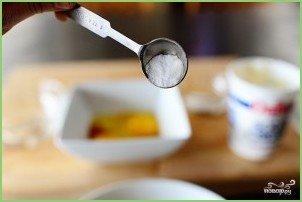 Пышные оладьи на сметане - фото шаг 3