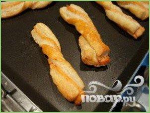 Слоеные язычки с лососем - фото шаг 6