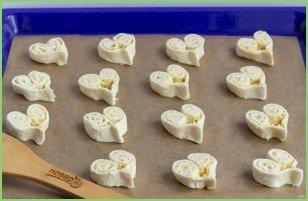 Слойки с сыром на 14 февраля - фото шаг 5