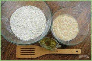 Тонкая пицца на дрожжевом тесте - фото шаг 2