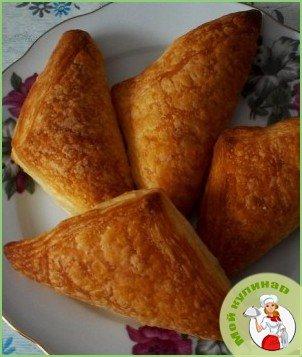 Треугольники из слоеного теста - фото шаг 6