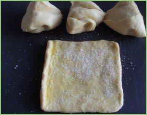 Булочки-сердечки с сахаром - фото шаг 2