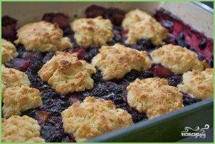 Ягодный коблер с персиками - фото шаг 6