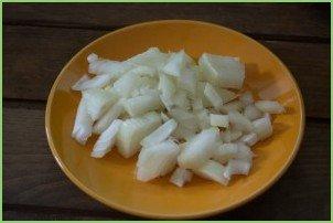 Пирожки из слоеного теста с грибами и курицей - фото шаг 1