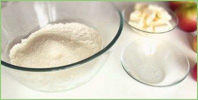 Пирожки песочные с яблоками - фото шаг 1