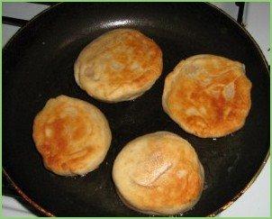 Пирожки с брынзой - фото шаг 6