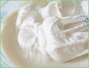 Шарлотка с яблоками и изюмом - фото шаг 2