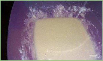 Шарлотка с яблоками и кефиром - фото шаг 2