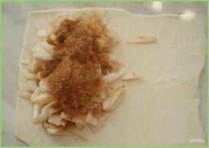 Слойки с яблоками из слоеного теста - фото шаг 6