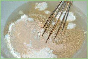 Тесто на молоке для пирожков - фото шаг 1